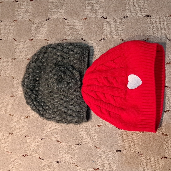 2 winter hats for toddlers - Picture 1 of 3